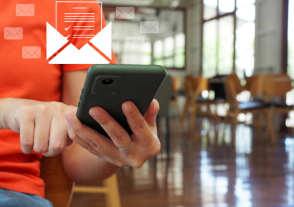 Documents via Email Check the electronic newsletter. business information financial information financial transactions Marketing customer information on smartphones